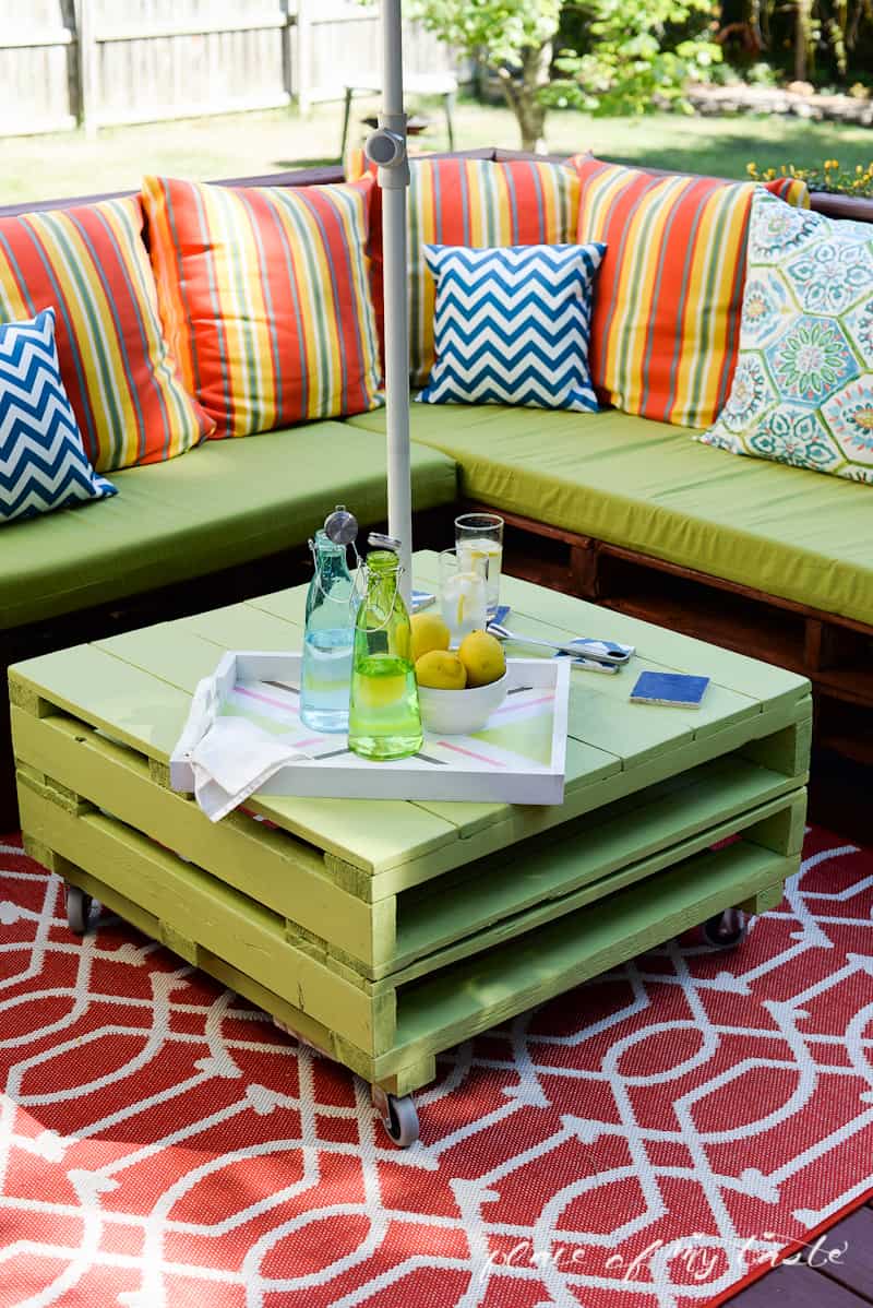 DIY pallet furniture-patio makeover- www.placeofmytaste.com